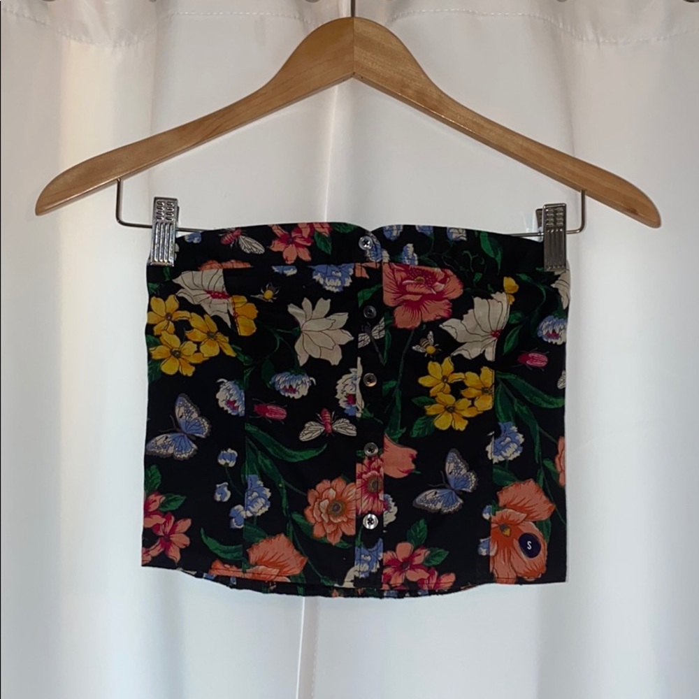 Flowered Strapless Crop Top